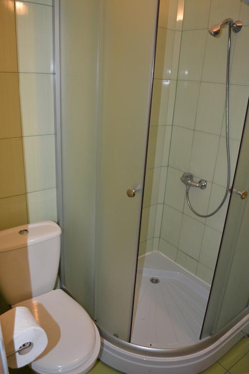 Viesu Nams Klanas Hotel เอนกูเร ห้อง รูปภาพ